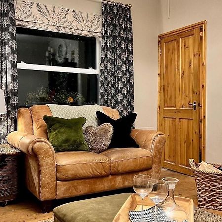 6 - Central Location - Entire House - Free Parking Merthyr Tydfil Exterior photo
